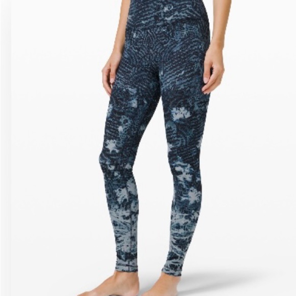 Patterned Blue Leggings